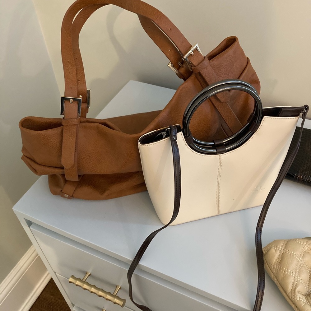 Handbags - Picture 3 of 4